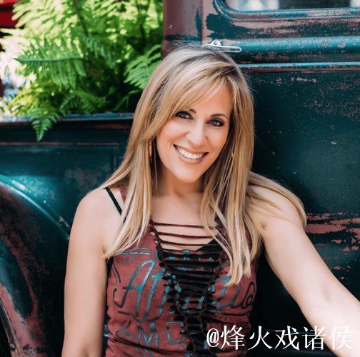 铃声响起时,金牌播报员莉莉安-加西亚的经典瞬间 铃声响起时,金牌播报员莉莉安-加西亚的经典瞬间